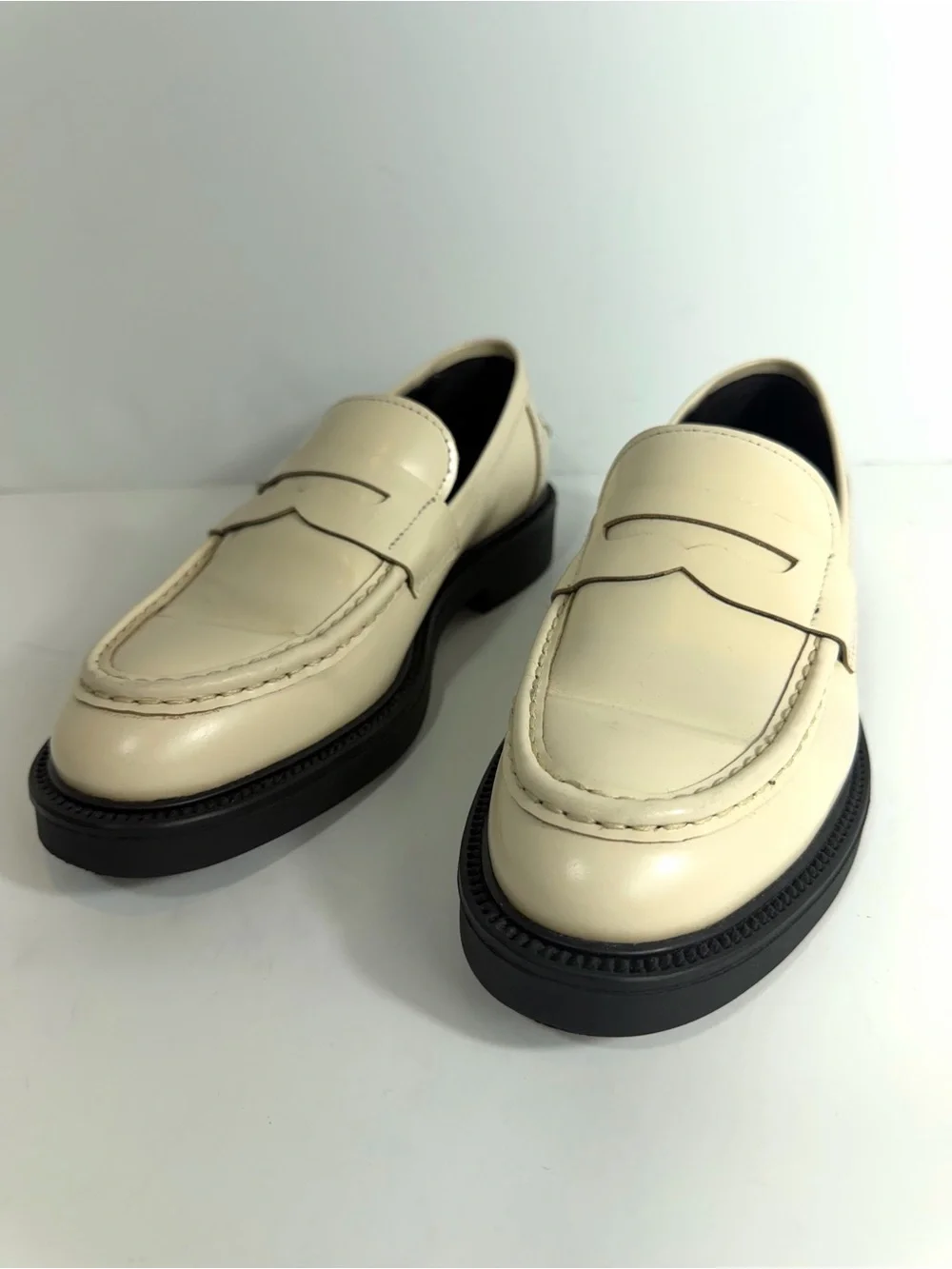 Vagabond Shoemakers Alex W Off White Leather Penny Loafers | US 7 / EU 37